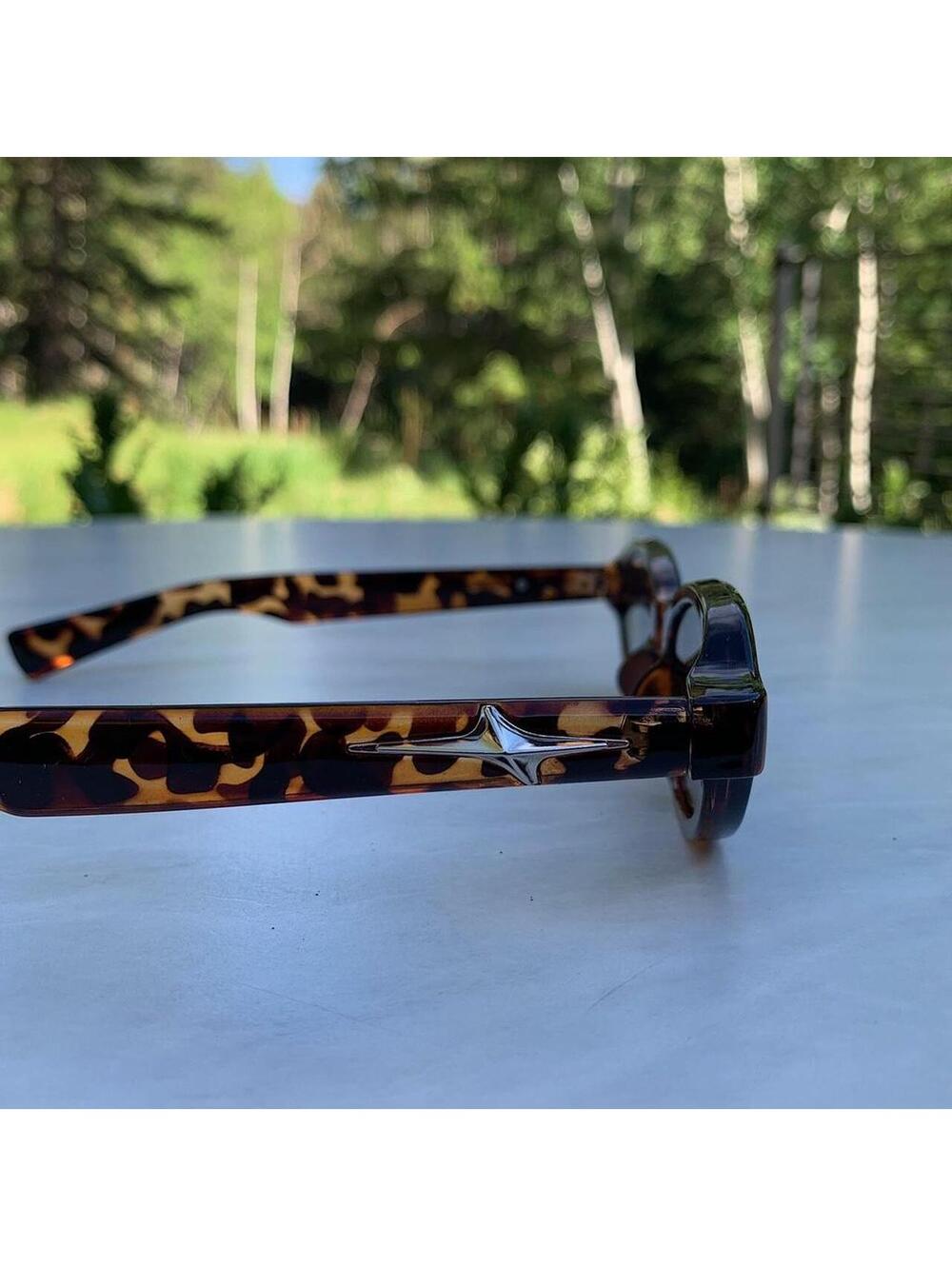 Cyber Star Vintage y2k style cheetah print oval sunglasses. Tinted oval Lenses - Picture 2 of 8